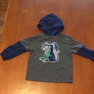Long sleeve hooded baby shirt